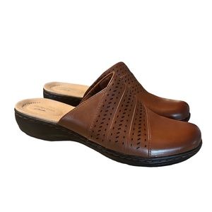 Clarks Womens Brown Leather Slip On Mule Size 8 Ultimate Comfort